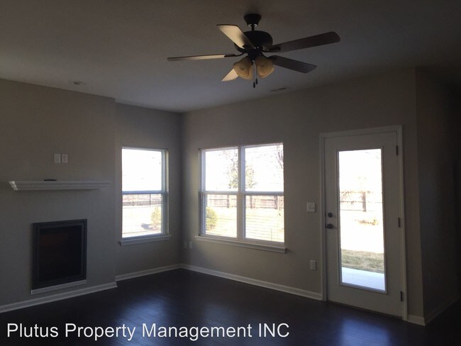 Foto del edificio - 15002-15006 W 64th Terrace