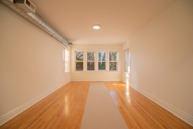 Foto del edificio - 4103 W Nelson St
