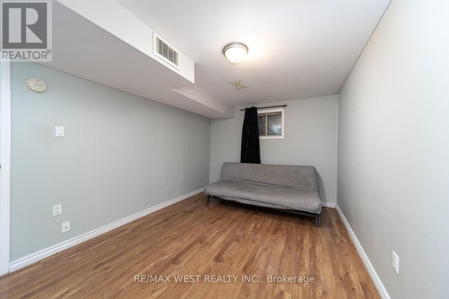 Building Photo - 2534 Palisander Ave