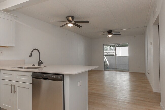 Foto del edificio - 100 E Kentucky Ave