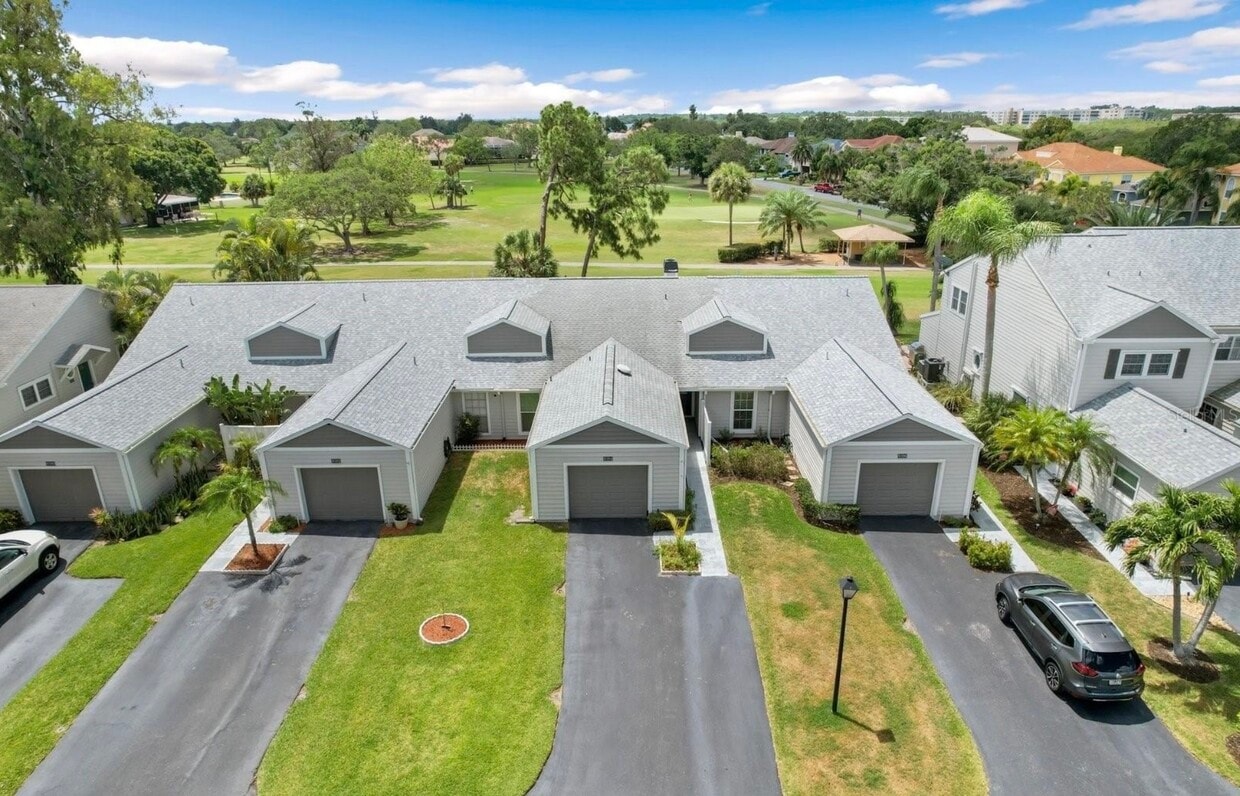 Primary Photo - 9394 Westlinks Terrace