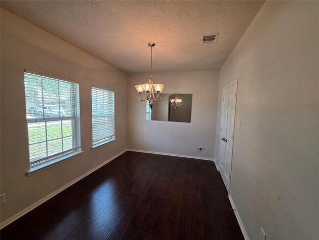 Foto del edificio - 22023 Cascade Hollow Ln