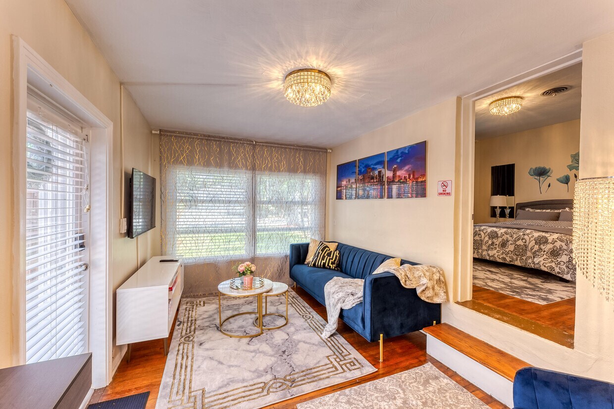 1121 NE 17th Ave Unit 2, Fort Lauderdale, FL 33304 Room for Rent in