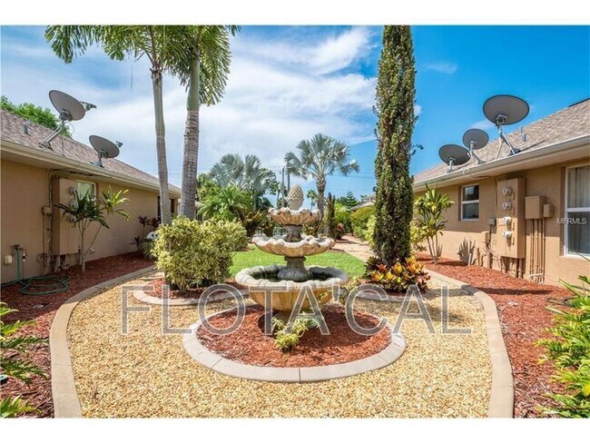 Building Photo - 227 Rotonda Blvd W