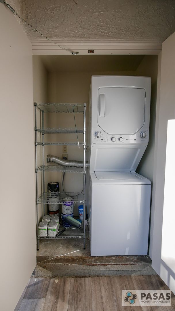 Foto del edificio - Bright Upgraded Condo w/ Quartz Kitchen, Covered Parking, Pool & Spa