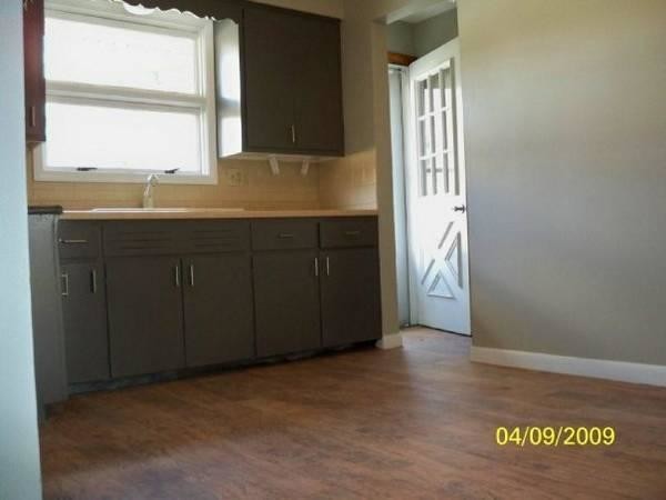 Building Photo - 255 Massillon Rd
