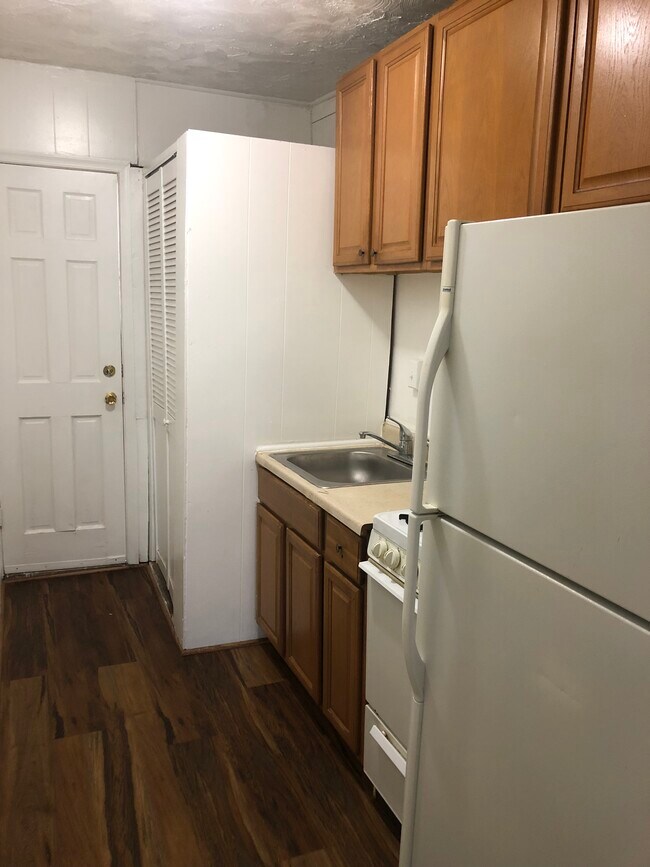 Cocina - 420 Newcomb St SE