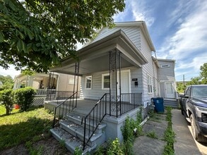 Building Photo - 640 W 13th St