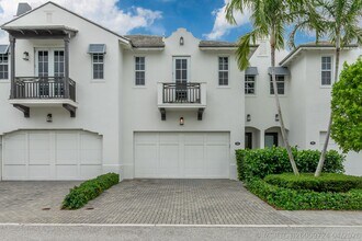 Building Photo - 918 St George Blvd