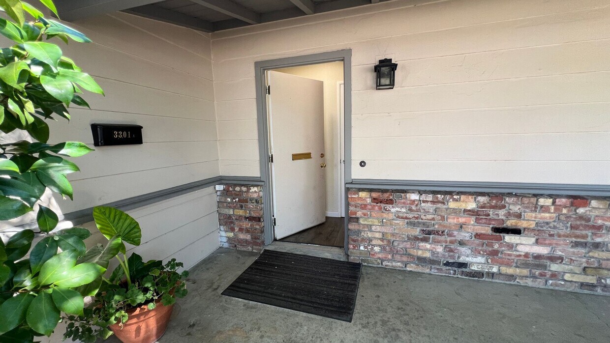 Primary Photo - 3301 Clayton Rd