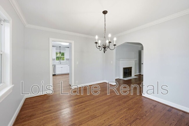 Building Photo - 2043 Wappoo Dr