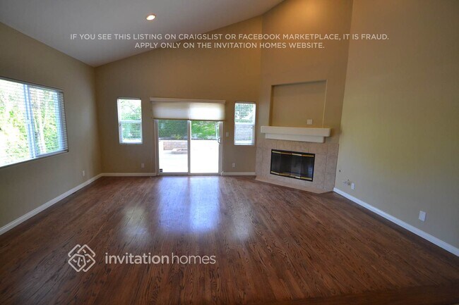 Building Photo - 113 E Bonita Dr