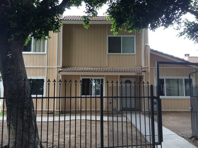 Foto del edificio - 1042 N Verde Ave