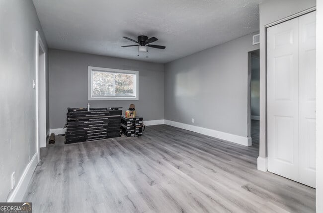 Building Photo - 511 Gresham Park Dr