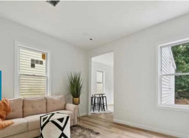 Building Photo - 76 Mitchell St