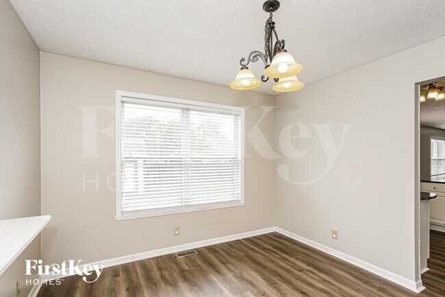 Foto del edificio - 13065 Sweet Briar Pkwy
