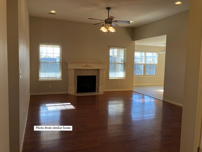 Living room - 5011 Kristos Ct