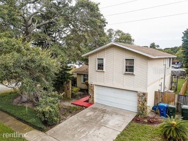 Building Photo - 3 br, 2 bath House - 1101 Breeze Dr
