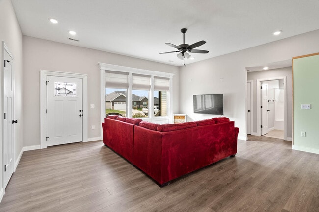 Building Photo - 3401 Yellowwood Dr