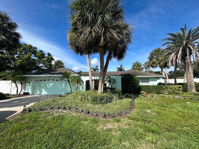 Foto del edificio - 301 Palm Dr