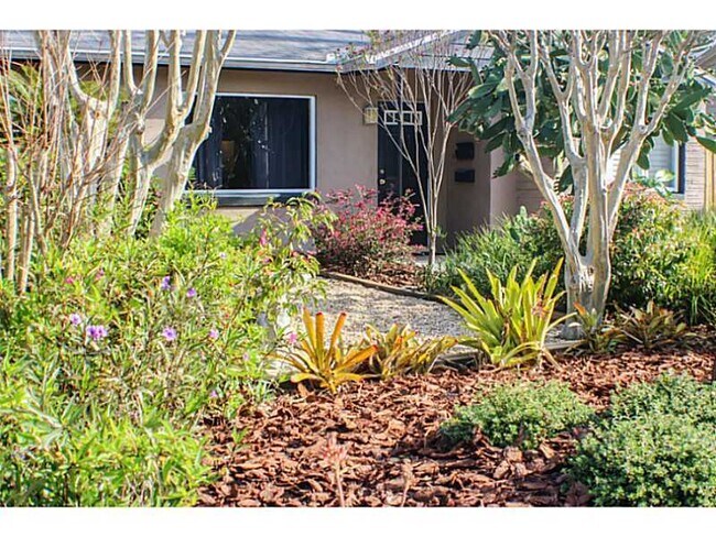 Building Photo - One Of A Kind Home! Dubsdread Community! G...