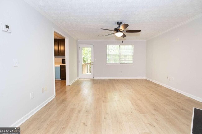 Foto del edificio - 2414 Leeward Ct