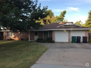 Building Photo - 4809 N Tulsa Ave