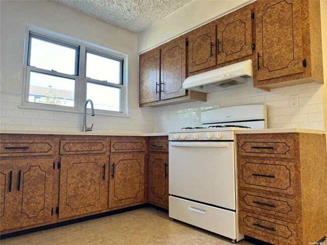 Foto del edificio - 78-01 164th St