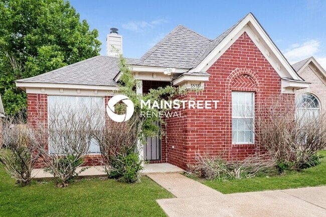 Building Photo - 3 Bedroom Pet-Friendly Home in Memphis, TN with Main Street Renewal