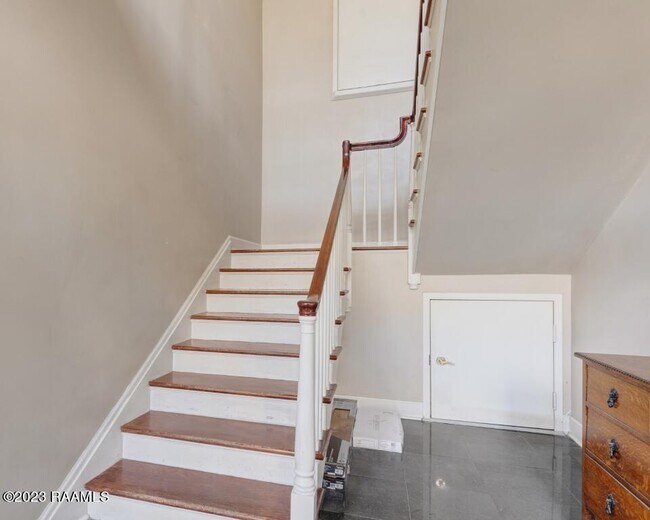 Building Photo - 213 Bendel Rd