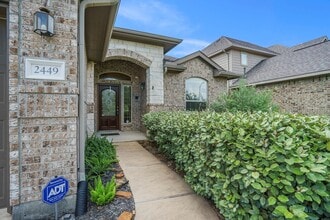 Building Photo - 2449 Pamplona Ln