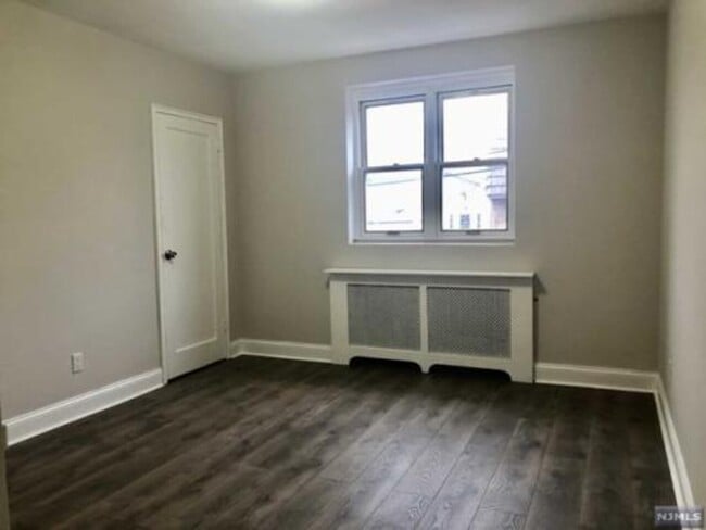Building Photo - 2 FIRST STREET - THE ELM SOUTH