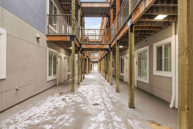 Exterior Hallway - 1601 Colorado