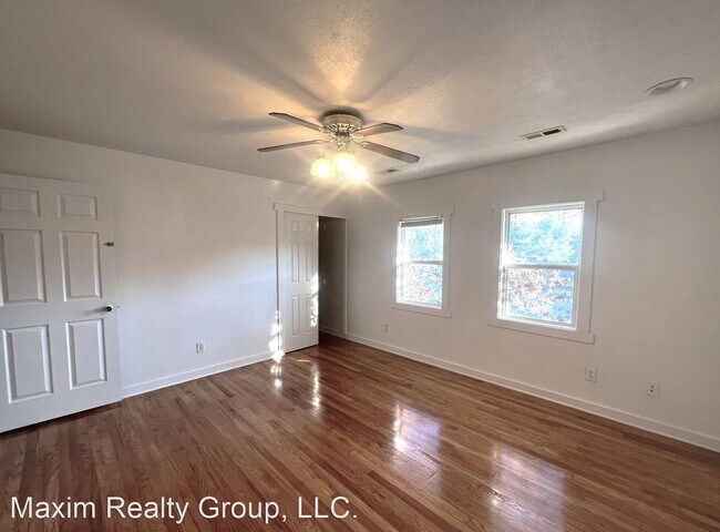 Building Photo - 2 br, 1 bath House - 2718 PACIFIC ST