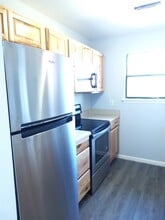 Building Photo - 5205b Marseilles Dr