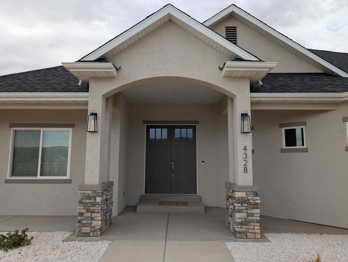 Primary Photo - Elegant Residence on an Arce Lot