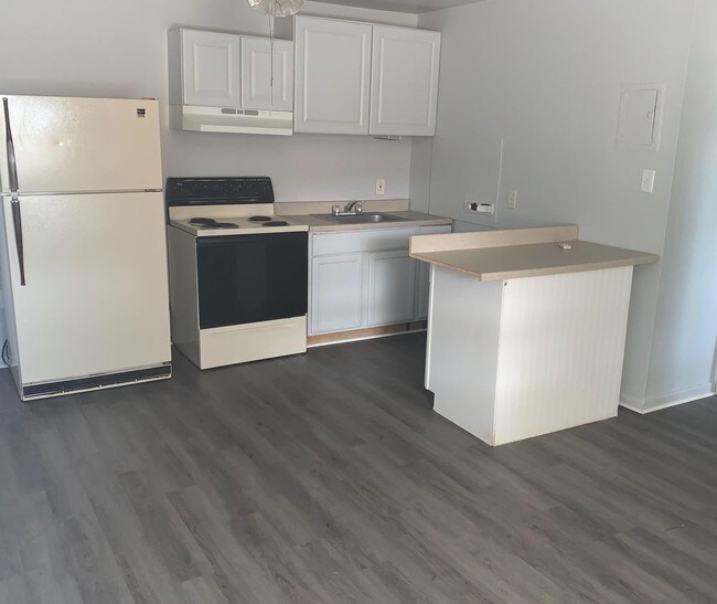 Building Photo - 37 Labrook Dr