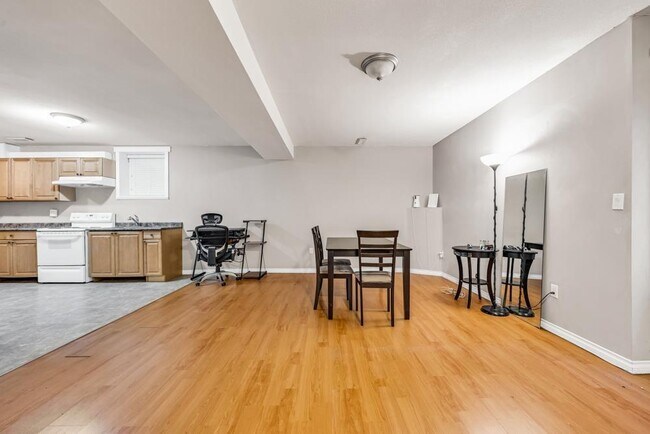 Photo du bâtiment - 18991-1870A 70a Ave