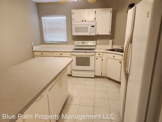 Building Photo - 3 br, 3 bath House - 1137 Meditation Loop