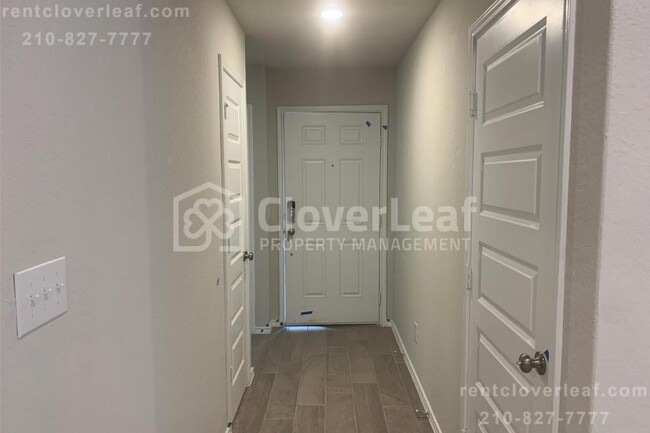 Building Photo - 2172 Darst Dr