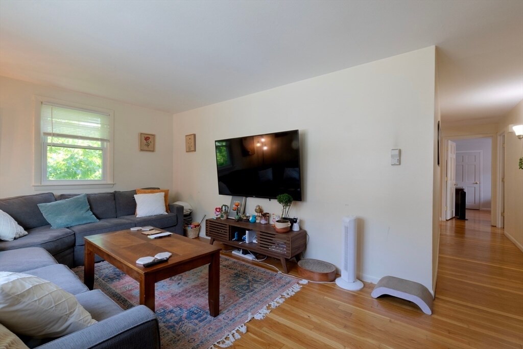 Foto principal - 89 Brayton Rd