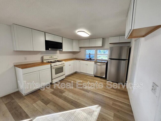 Foto del edificio - 114 Hillside Dr