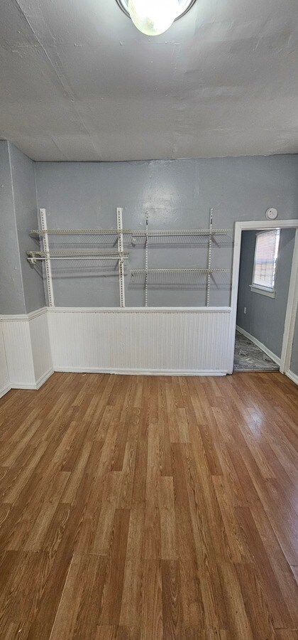 Building Photo - 1550 Clifton Ave