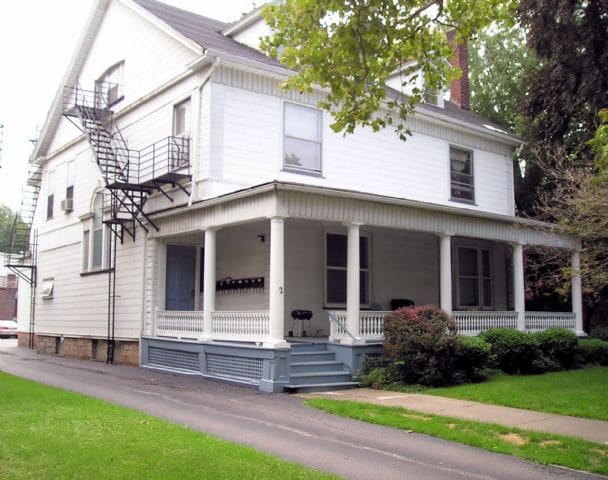 Primary Photo - 2 Granger Pl