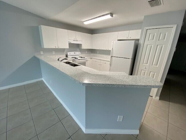 Photo - NOVEMBER MOVE IN SPECIAL VALID UNTIL 11/15... Apartment