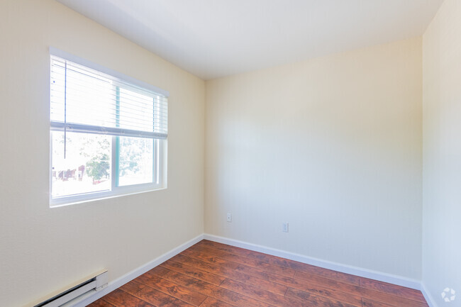 3 BR, 1 BA - 3024 Fruitvale Ave