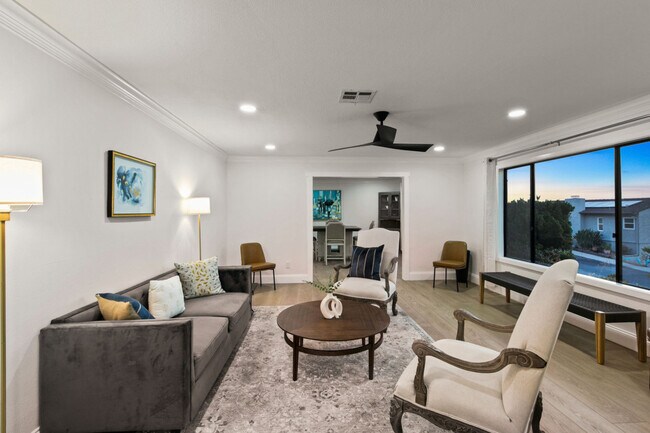 Foto del edificio - 4367 Summit Dr