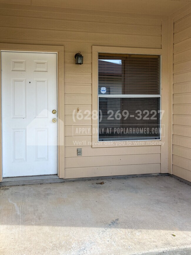 Building Photo - 2804 Southampton Way
