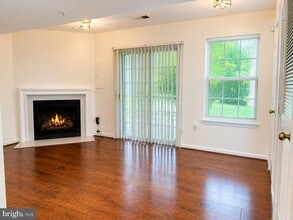 Building Photo - 8809 Francisco Ct
