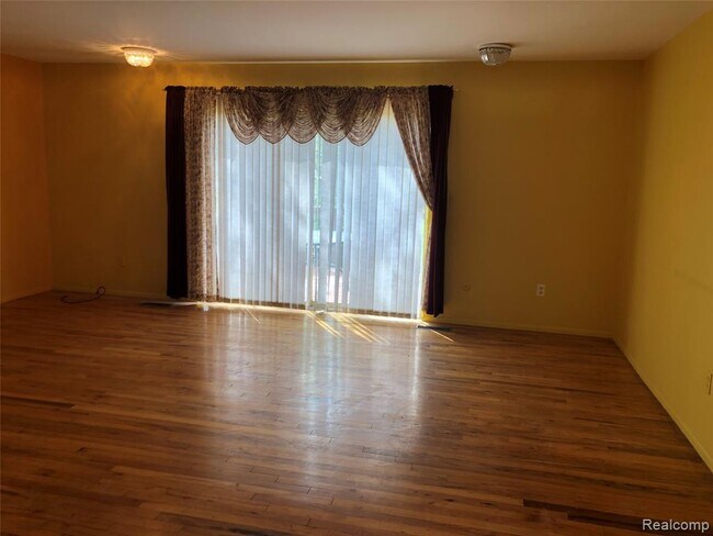 Building Photo - 19609 W 12 Mile Rd